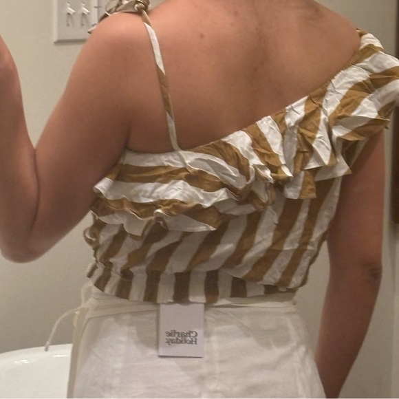 Asymmetrical Ruffled Blouse - Picture 6 of 6